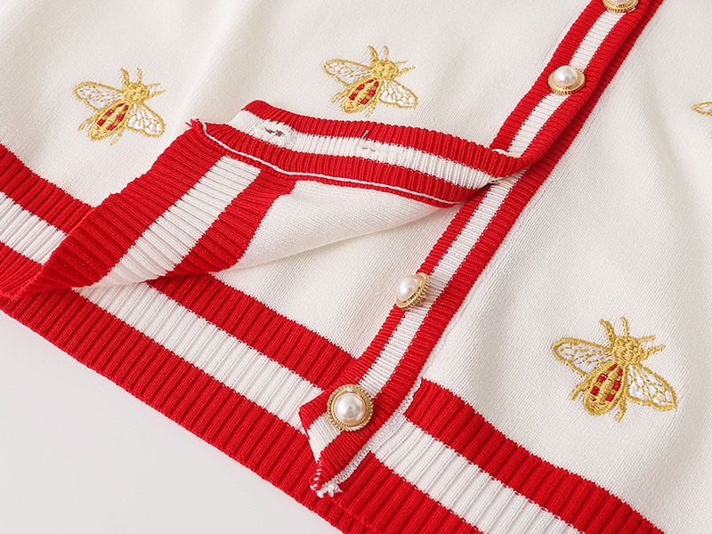 Designer Bee Embroidery Cardigan
-Long Sleeve
-Single Button
-Knitted