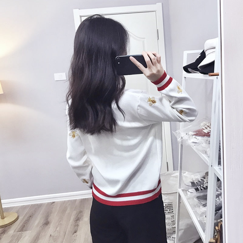Designer Bee Embroidery Cardigan
-Long Sleeve
-Single Button
-Knitted