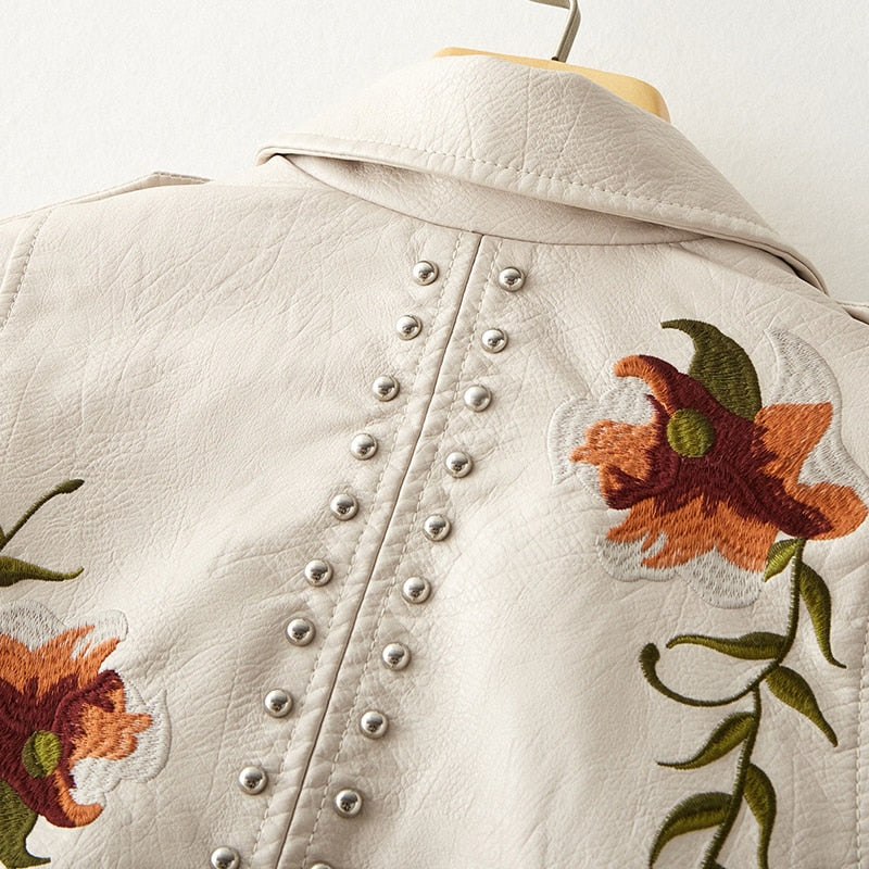 Retro Floral Print Embroidery
-Faux Soft Leather Jacket
-Collar "Pu"
-Punk Outerwear