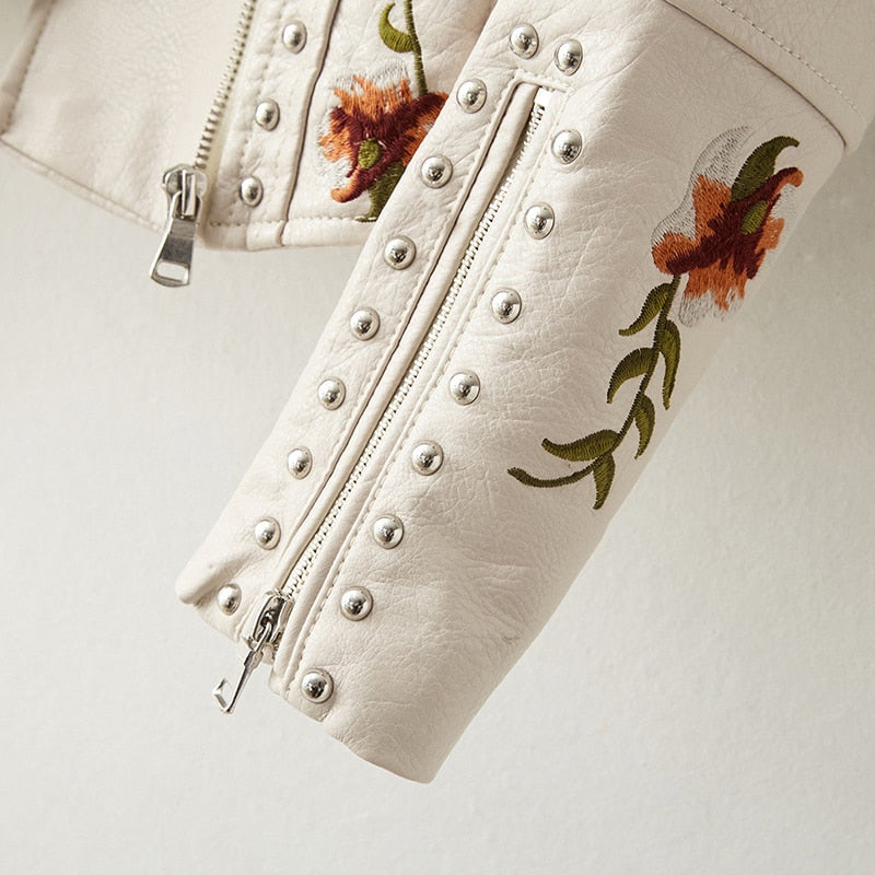 Retro Floral Print Embroidery
-Faux Soft Leather Jacket
-Collar "Pu"
-Punk Outerwear