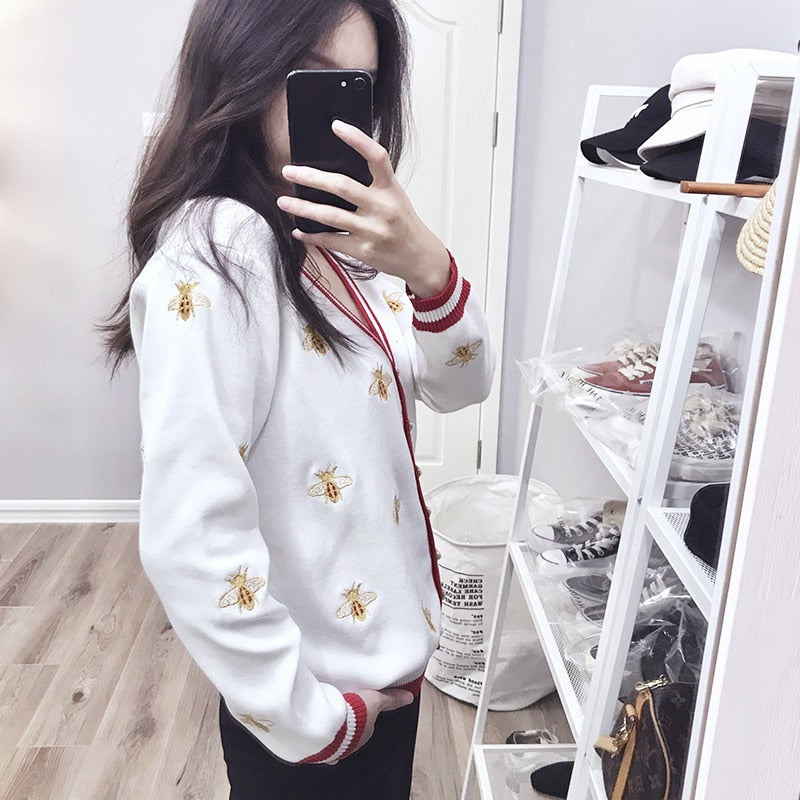 Designer Bee Embroidery Cardigan
-Long Sleeve
-Single Button
-Knitted