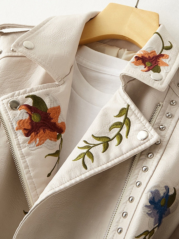 Retro Floral Print Embroidery
-Faux Soft Leather Jacket
-Collar "Pu"
-Punk Outerwear