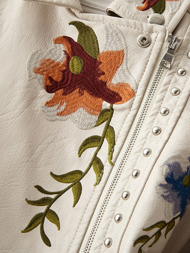 Retro Floral Print Embroidery
-Faux Soft Leather Jacket
-Collar "Pu"
-Punk Outerwear