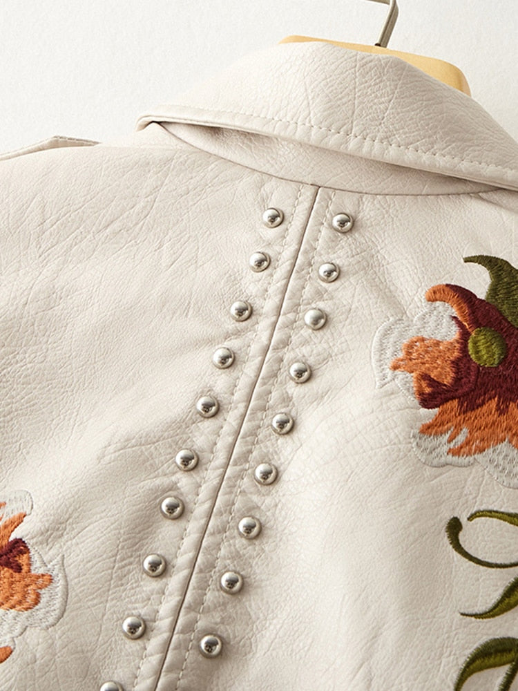 Retro Floral Print Embroidery
-Faux Soft Leather Jacket
-Collar "Pu"
-Punk Outerwear