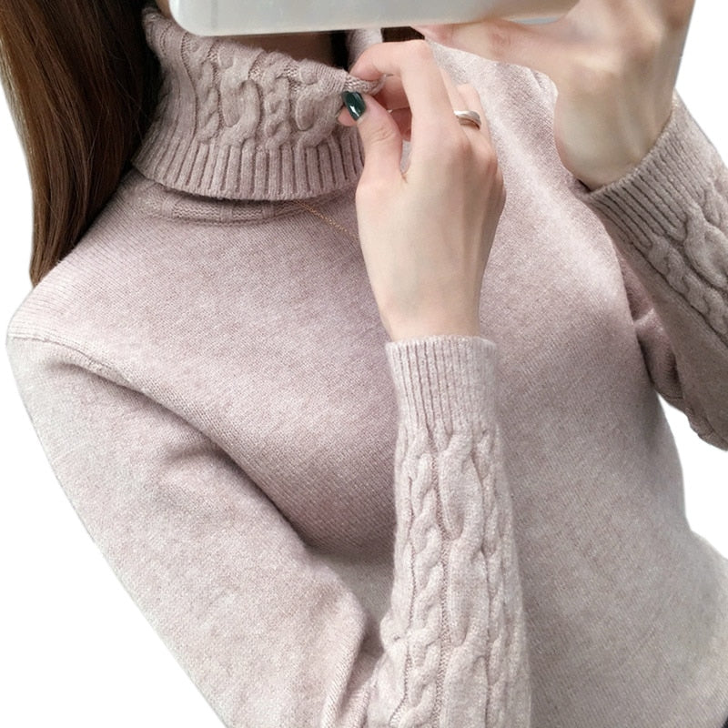 Turtleneck Pullovers
-Long Sleeves 
-Thick Warm